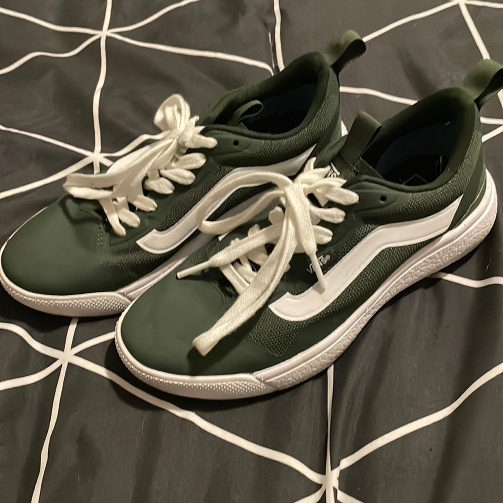 Vans tennis shoes